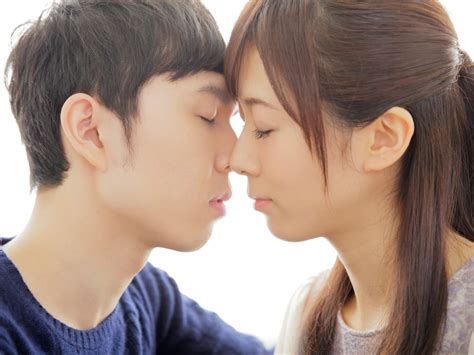 スウィングキス|キスの種類と特徴・やり方！キスのテクニック19選 